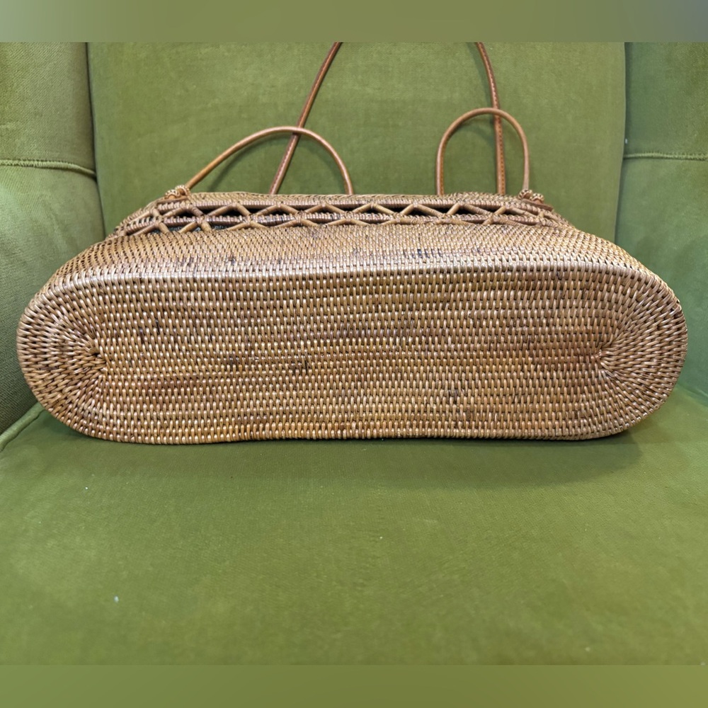 Handcrafted Rattan Ata Bag - Picture 3 of 8
